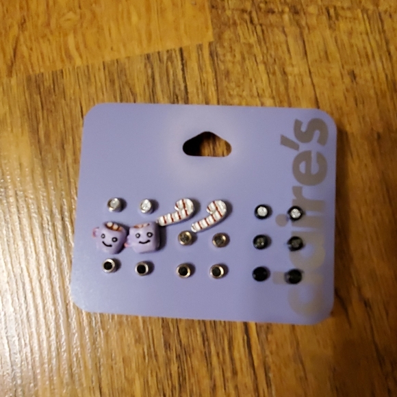 Claires Winter Christmas‎ Holiday Earring Set - Picture 1 of 4